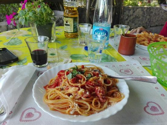 Il Grotto Di Mezza Via