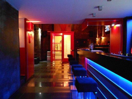Cherry Light Lounge Pub