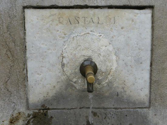 Fontana Di Via Giulia