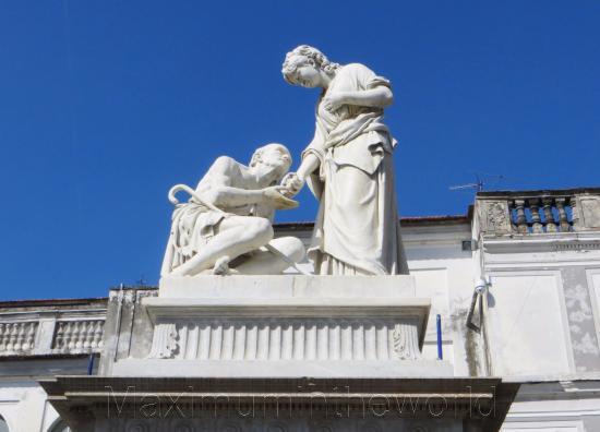 Monumento alla Carità