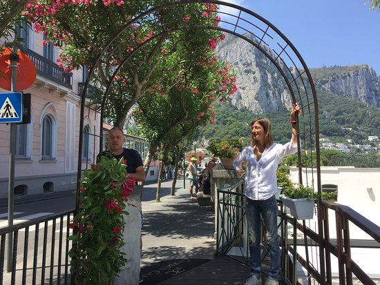 Capri Garden Bar